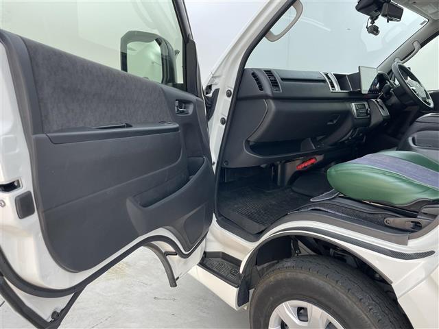 ハイエースワゴン ＧＬ　パノラミックビューモニター　デジタルインナーミラー　ＬＥＤヘッドランプ　パワースライドドア　パーキングサポートブレーキ　衝突軽減　プッシュスタート　社外１０インチディスプレイオーディオ　ＥＴＣ　禁煙車（40枚目）