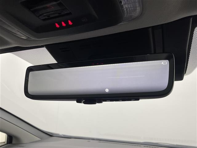 プリウス Ｚ　純正１２．３型ナビ　全周囲カメラ　レザーシート　シートヒーター　エアシート　パワーシート　パワーバックドア　置くだけ充電　デジタルインナーミラー　前後ドラレコ　ＢＳＭ　ビルトインＥＴＣ２．０　禁煙車（3枚目）