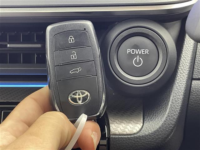 プリウス Ｚ　純正１２．３型ナビ　全周囲カメラ　レザーシート　シートヒーター　エアシート　パワーシート　パワーバックドア　置くだけ充電　デジタルインナーミラー　前後ドラレコ　ＢＳＭ　ビルトインＥＴＣ２．０　禁煙車（12枚目）