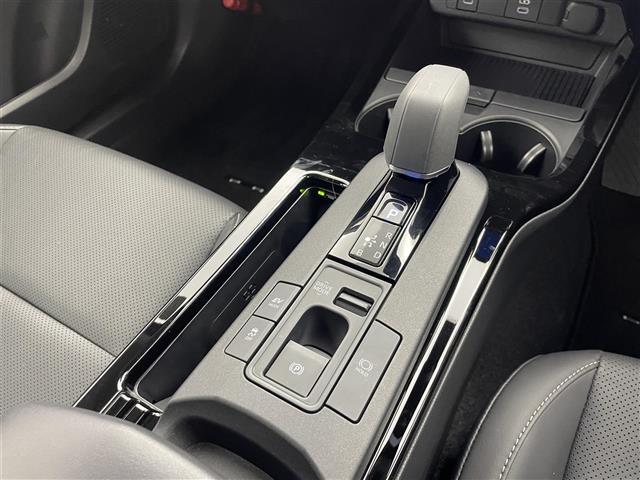 プリウス Ｚ　純正１２．３型ナビ　全周囲カメラ　レザーシート　シートヒーター　エアシート　パワーシート　パワーバックドア　置くだけ充電　デジタルインナーミラー　前後ドラレコ　ＢＳＭ　ビルトインＥＴＣ２．０　禁煙車（18枚目）