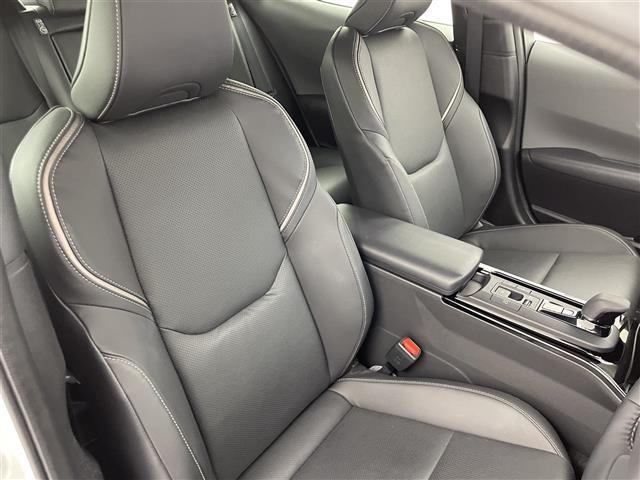 プリウス Ｚ　純正１２．３型ナビ　全周囲カメラ　レザーシート　シートヒーター　エアシート　パワーシート　パワーバックドア　置くだけ充電　デジタルインナーミラー　前後ドラレコ　ＢＳＭ　ビルトインＥＴＣ２．０　禁煙車（30枚目）