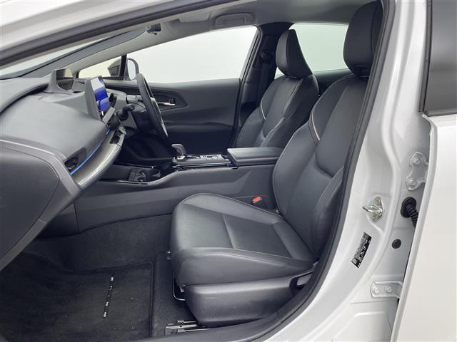 プリウス Ｚ　純正１２．３型ナビ　全周囲カメラ　レザーシート　シートヒーター　エアシート　パワーシート　パワーバックドア　置くだけ充電　デジタルインナーミラー　前後ドラレコ　ＢＳＭ　ビルトインＥＴＣ２．０　禁煙車（32枚目）