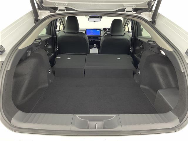 プリウス Ｚ　純正１２．３型ナビ　全周囲カメラ　レザーシート　シートヒーター　エアシート　パワーシート　パワーバックドア　置くだけ充電　デジタルインナーミラー　前後ドラレコ　ＢＳＭ　ビルトインＥＴＣ２．０　禁煙車（37枚目）