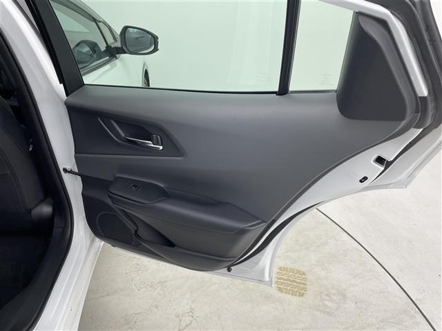 プリウス Ｚ　純正１２．３型ナビ　全周囲カメラ　レザーシート　シートヒーター　エアシート　パワーシート　パワーバックドア　置くだけ充電　デジタルインナーミラー　前後ドラレコ　ＢＳＭ　ビルトインＥＴＣ２．０　禁煙車（41枚目）