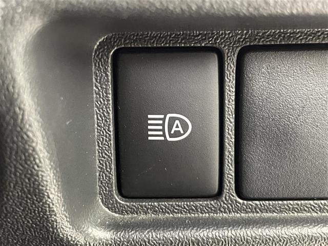 ハイエースバン スーパーＧＬ　ダーク　プライムＩＩ　パノラミックビューモニター　デジタルインナーミラー　クリアランスソナー　トヨタセーフティーセンス　前後ドライブレコーダー　パーキングサポートブレーキ　レーンキープアシスト　ＥＴＣ　プッシュスタート（14枚目）