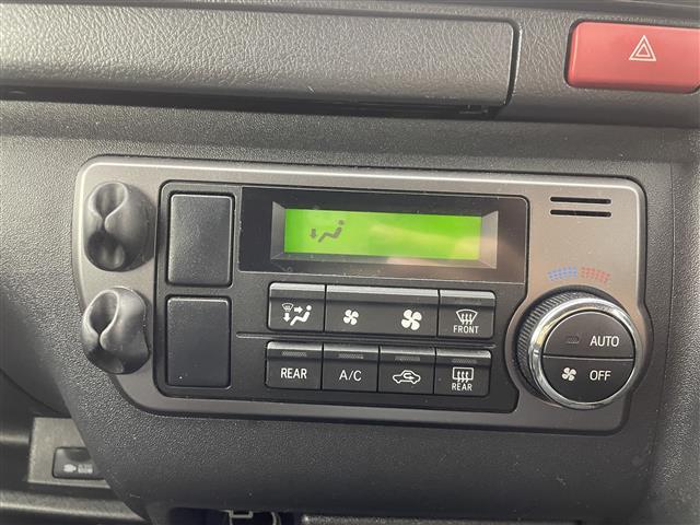 ハイエースバン スーパーＧＬ　ダーク　プライムＩＩ　パノラミックビューモニター　デジタルインナーミラー　クリアランスソナー　トヨタセーフティーセンス　前後ドライブレコーダー　パーキングサポートブレーキ　レーンキープアシスト　ＥＴＣ　プッシュスタート（18枚目）