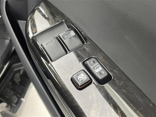 ハイエースバン スーパーＧＬ　ダーク　プライムＩＩ　パノラミックビューモニター　デジタルインナーミラー　クリアランスソナー　トヨタセーフティーセンス　前後ドライブレコーダー　パーキングサポートブレーキ　レーンキープアシスト　ＥＴＣ　プッシュスタート（26枚目）