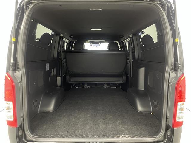 ハイエースバン スーパーＧＬ　ダーク　プライムＩＩ　パノラミックビューモニター　デジタルインナーミラー　クリアランスソナー　トヨタセーフティーセンス　前後ドライブレコーダー　パーキングサポートブレーキ　レーンキープアシスト　ＥＴＣ　プッシュスタート（36枚目）