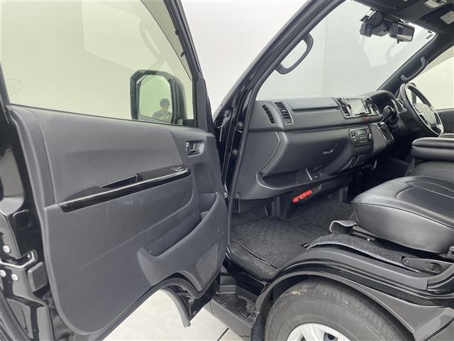 ハイエースバン スーパーＧＬ　ダーク　プライムＩＩ　パノラミックビューモニター　デジタルインナーミラー　クリアランスソナー　トヨタセーフティーセンス　前後ドライブレコーダー　パーキングサポートブレーキ　レーンキープアシスト　ＥＴＣ　プッシュスタート（40枚目）