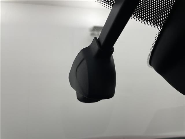 ＭＡＺＤＡ３ファストバック １５Ｓツーリング　純正８．８型ナビ　３６０度ビューモニター　ドライバーモニタリング　衝突軽減ブレーキ　アダプティブクルーズコントロール　ヘッドアップディスプレイ　ＥＴＣ　純正前後ドライブレコーダー　スマートキー　禁煙車（6枚目）