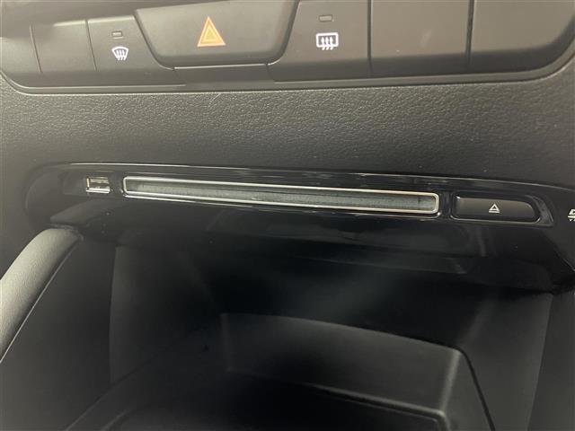 ＭＡＺＤＡ３ファストバック １５Ｓツーリング　純正８．８型ナビ　３６０度ビューモニター　ドライバーモニタリング　衝突軽減ブレーキ　アダプティブクルーズコントロール　ヘッドアップディスプレイ　ＥＴＣ　純正前後ドライブレコーダー　スマートキー　禁煙車（9枚目）