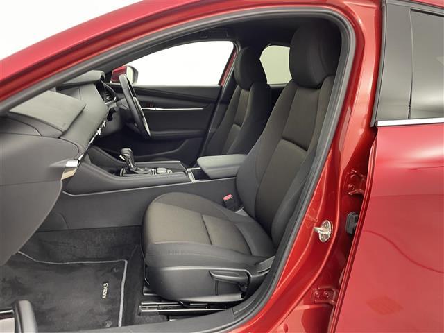 ＭＡＺＤＡ３ファストバック １５Ｓツーリング　純正８．８型ナビ　３６０度ビューモニター　ドライバーモニタリング　衝突軽減ブレーキ　アダプティブクルーズコントロール　ヘッドアップディスプレイ　ＥＴＣ　純正前後ドライブレコーダー　スマートキー　禁煙車（28枚目）