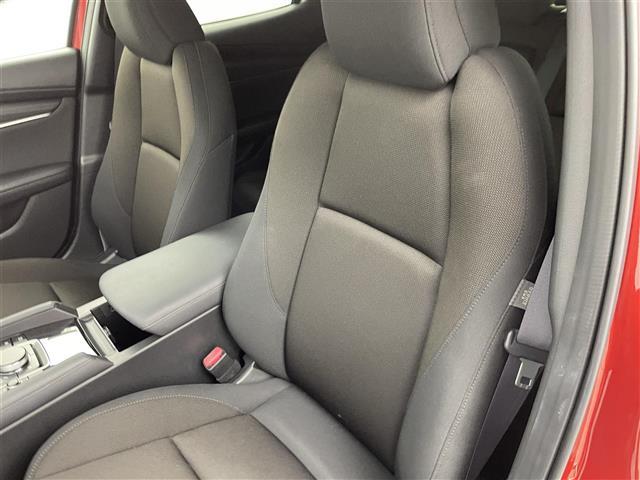 ＭＡＺＤＡ３ファストバック １５Ｓツーリング　純正８．８型ナビ　３６０度ビューモニター　ドライバーモニタリング　衝突軽減ブレーキ　アダプティブクルーズコントロール　ヘッドアップディスプレイ　ＥＴＣ　純正前後ドライブレコーダー　スマートキー　禁煙車（30枚目）