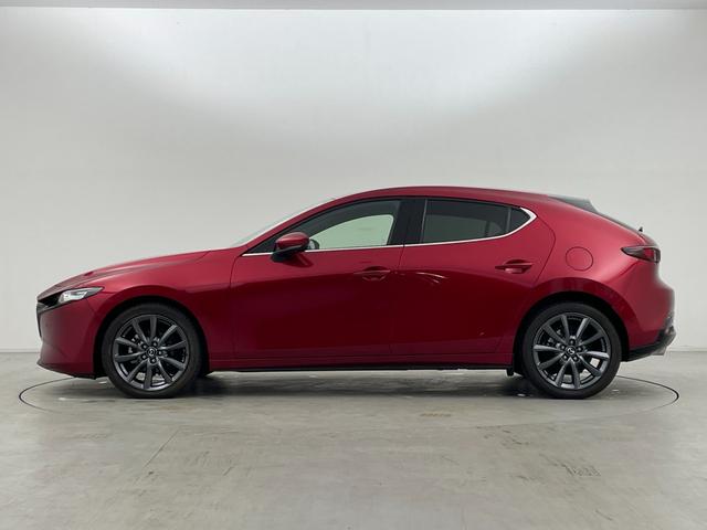 ＭＡＺＤＡ３ファストバック １５Ｓツーリング　純正８．８型ナビ　３６０度ビューモニター　ドライバーモニタリング　衝突軽減ブレーキ　アダプティブクルーズコントロール　ヘッドアップディスプレイ　ＥＴＣ　純正前後ドライブレコーダー　スマートキー　禁煙車（49枚目）