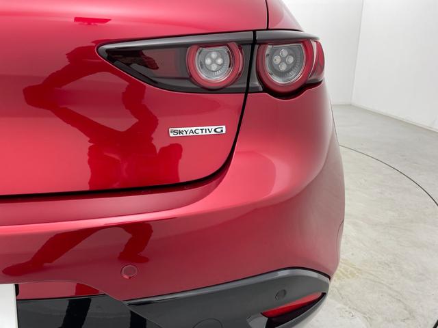 ＭＡＺＤＡ３ファストバック １５Ｓツーリング　純正８．８型ナビ　３６０度ビューモニター　ドライバーモニタリング　衝突軽減ブレーキ　アダプティブクルーズコントロール　ヘッドアップディスプレイ　ＥＴＣ　純正前後ドライブレコーダー　スマートキー　禁煙車（68枚目）