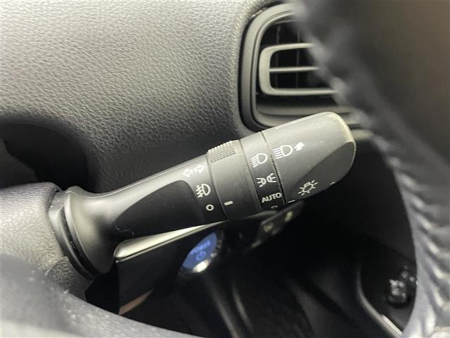 プリウス Ｓセーフティプラス　アルパイン９インチＳＤナビ　バックカメラ　パーキングアシスト　インテリジェントクリアランスソナー　トヨタセーフティセンス　カラーヘッドアップディスプレイ　ＬＥＤヘッドランプ　プッシュスタート　禁煙車（23枚目）