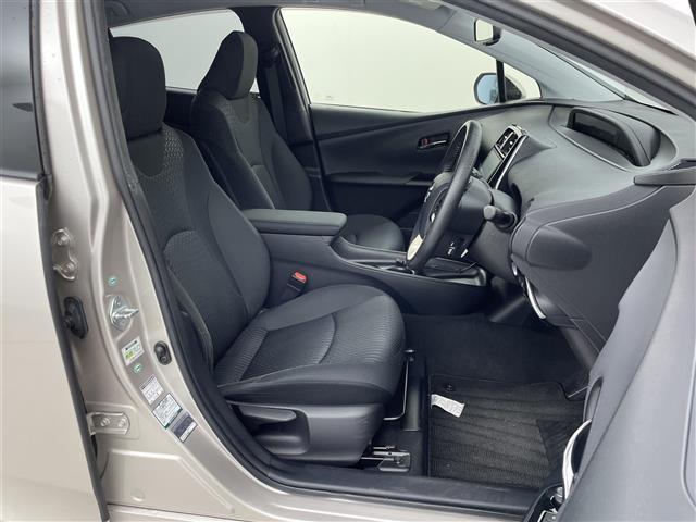 プリウス Ｓセーフティプラス　アルパイン９インチＳＤナビ　バックカメラ　パーキングアシスト　インテリジェントクリアランスソナー　トヨタセーフティセンス　カラーヘッドアップディスプレイ　ＬＥＤヘッドランプ　プッシュスタート　禁煙車（28枚目）