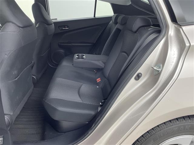 プリウス Ｓセーフティプラス　アルパイン９インチＳＤナビ　バックカメラ　パーキングアシスト　インテリジェントクリアランスソナー　トヨタセーフティセンス　カラーヘッドアップディスプレイ　ＬＥＤヘッドランプ　プッシュスタート　禁煙車（35枚目）