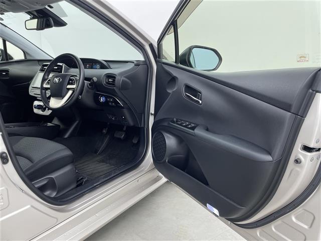 プリウス Ｓセーフティプラス　アルパイン９インチＳＤナビ　バックカメラ　パーキングアシスト　インテリジェントクリアランスソナー　トヨタセーフティセンス　カラーヘッドアップディスプレイ　ＬＥＤヘッドランプ　プッシュスタート　禁煙車（38枚目）