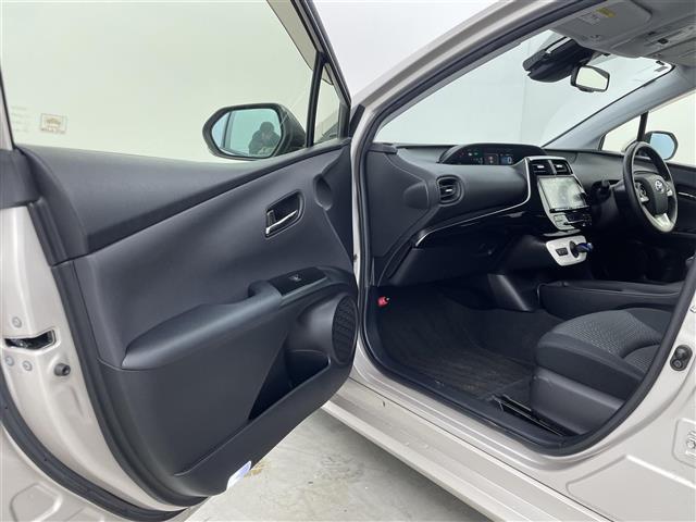 プリウス Ｓセーフティプラス　アルパイン９インチＳＤナビ　バックカメラ　パーキングアシスト　インテリジェントクリアランスソナー　トヨタセーフティセンス　カラーヘッドアップディスプレイ　ＬＥＤヘッドランプ　プッシュスタート　禁煙車（39枚目）