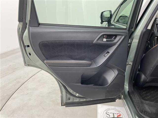 フォレスター Ｘ－ブレイク　カラーアクセント仕様　前席パワーシート　パワーリヤゲート　アドバンスドセイフティパッケージ　プッシュスタート　純正７インチナビ　バックカメラ　全席シートヒーター　ルーフレール　アイサイト　ＬＥＤヘッドライト　４ＷＤ　禁煙車（40枚目）