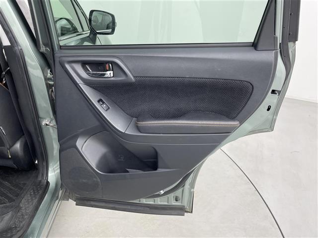 フォレスター Ｘ－ブレイク　カラーアクセント仕様　前席パワーシート　パワーリヤゲート　アドバンスドセイフティパッケージ　プッシュスタート　純正７インチナビ　バックカメラ　全席シートヒーター　ルーフレール　アイサイト　ＬＥＤヘッドライト　４ＷＤ　禁煙車（41枚目）