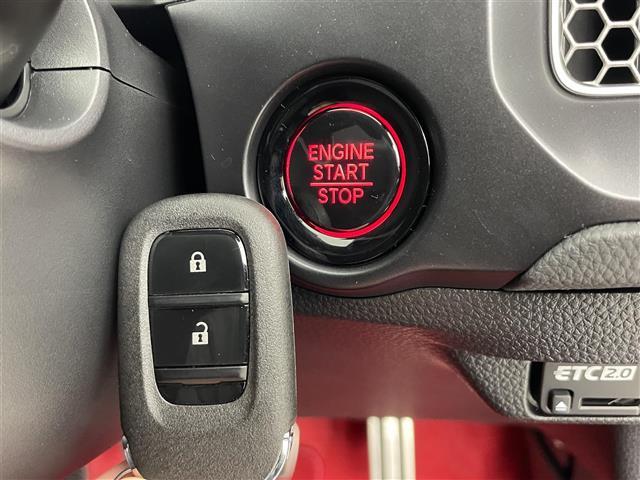 【スマートキー（エンジンスタートストップスイッチ）】スマートキー（電子キー）を持っていれば、スイッチを押すだけでエンジンをかけることができます！