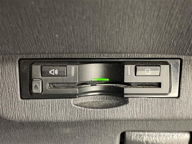 プリウス Sツーリングセレクション・G’s アルパイン9型ナビ バックカメラ フルセグTV 前後ドラレコ ETC LEDヘッドライト オートライト 純正G‘sアルミホイール スマートキー 衝突被害軽減ブレーキ クリアランスソナー 禁煙車(6枚目)