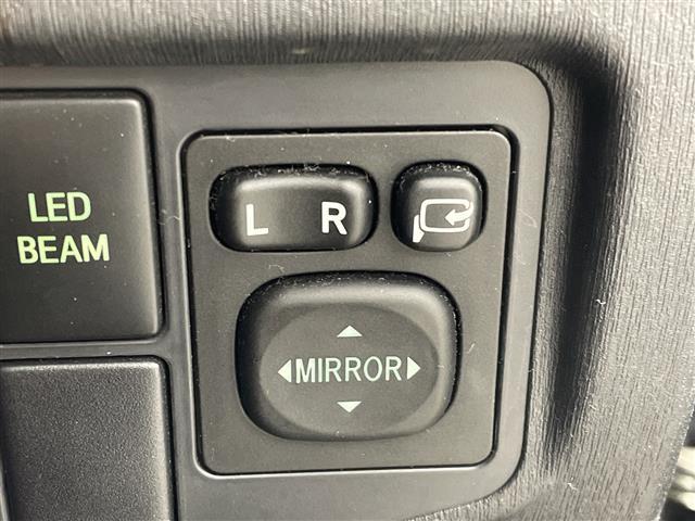 プリウス Sツーリングセレクション・G’s アルパイン9型ナビ バックカメラ フルセグTV 前後ドラレコ ETC LEDヘッドライト オートライト 純正G‘sアルミホイール スマートキー 衝突被害軽減ブレーキ クリアランスソナー 禁煙車(10枚目)