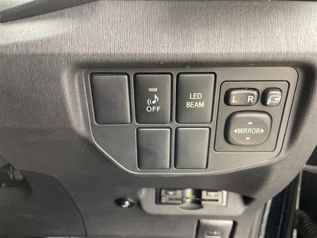 プリウス Sツーリングセレクション・G’s アルパイン9型ナビ バックカメラ フルセグTV 前後ドラレコ ETC LEDヘッドライト オートライト 純正G‘sアルミホイール スマートキー 衝突被害軽減ブレーキ クリアランスソナー 禁煙車(11枚目)