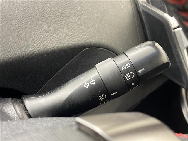 プリウス Sツーリングセレクション・G’s アルパイン9型ナビ バックカメラ フルセグTV 前後ドラレコ ETC LEDヘッドライト オートライト 純正G‘sアルミホイール スマートキー 衝突被害軽減ブレーキ クリアランスソナー 禁煙車(19枚目)