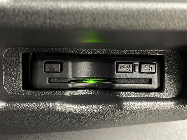 ハイエースワゴン ＧＬ　アルパイン１２．８型後席モニター　アルパイン１１型ナビ　全周囲カメラ　デジタルインナーミラー　電動スライドドア　ＬＥＤ　衝突被害軽減ブレーキ　レーンアシスト　オートライト　ＥＴＣ　ドラレコ　禁煙車（9枚目）