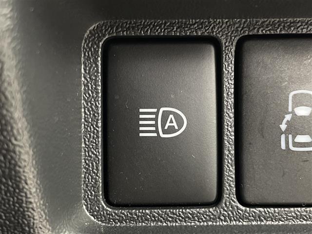 ハイエースワゴン ＧＬ　アルパイン１２．８型後席モニター　アルパイン１１型ナビ　全周囲カメラ　デジタルインナーミラー　電動スライドドア　ＬＥＤ　衝突被害軽減ブレーキ　レーンアシスト　オートライト　ＥＴＣ　ドラレコ　禁煙車（13枚目）