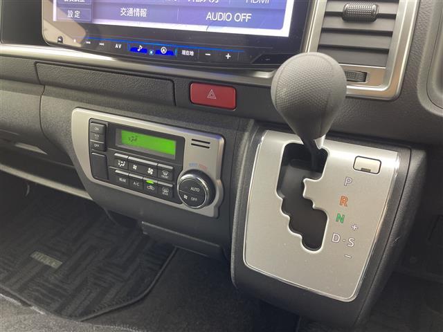 ハイエースワゴン ＧＬ　アルパイン１２．８型後席モニター　アルパイン１１型ナビ　全周囲カメラ　デジタルインナーミラー　電動スライドドア　ＬＥＤ　衝突被害軽減ブレーキ　レーンアシスト　オートライト　ＥＴＣ　ドラレコ　禁煙車（18枚目）