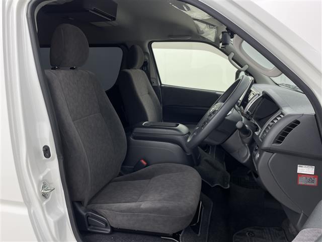 ハイエースワゴン ＧＬ　アルパイン１２．８型後席モニター　アルパイン１１型ナビ　全周囲カメラ　デジタルインナーミラー　電動スライドドア　ＬＥＤ　衝突被害軽減ブレーキ　レーンアシスト　オートライト　ＥＴＣ　ドラレコ　禁煙車（29枚目）