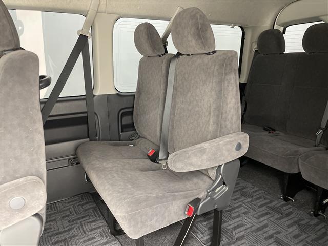 ハイエースワゴン ＧＬ　アルパイン１２．８型後席モニター　アルパイン１１型ナビ　全周囲カメラ　デジタルインナーミラー　電動スライドドア　ＬＥＤ　衝突被害軽減ブレーキ　レーンアシスト　オートライト　ＥＴＣ　ドラレコ　禁煙車（32枚目）