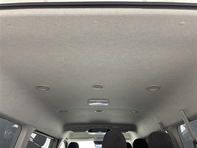 ハイエースワゴン ＧＬ　アルパイン１２．８型後席モニター　アルパイン１１型ナビ　全周囲カメラ　デジタルインナーミラー　電動スライドドア　ＬＥＤ　衝突被害軽減ブレーキ　レーンアシスト　オートライト　ＥＴＣ　ドラレコ　禁煙車（43枚目）