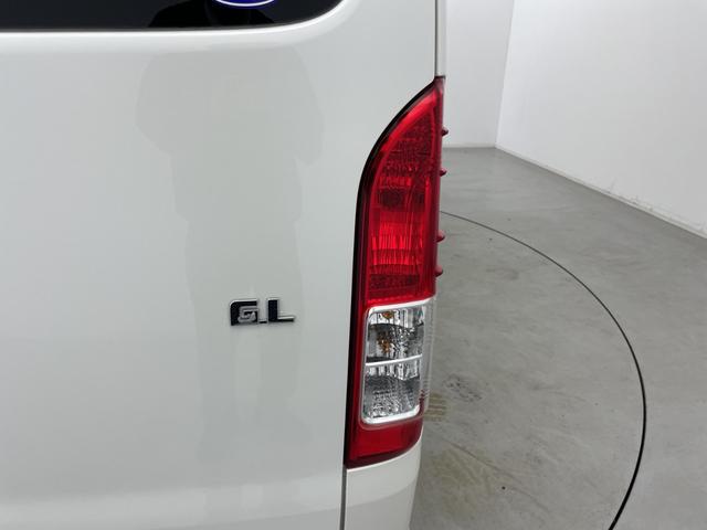 ハイエースワゴン ＧＬ　アルパイン１２．８型後席モニター　アルパイン１１型ナビ　全周囲カメラ　デジタルインナーミラー　電動スライドドア　ＬＥＤ　衝突被害軽減ブレーキ　レーンアシスト　オートライト　ＥＴＣ　ドラレコ　禁煙車（61枚目）