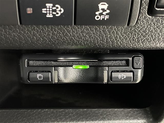 キャラバン ロンググランドプレミアムＧＸ　アルパイン１１インチナビ　全周囲カメラ　フルセグＴＶ　電動スライドドア　ＥＴＣ　ドラレコ　シートヒーター　衝突被害軽減ブレーキ　ＬＥＤヘッドライト　オートライト　横滑り防止装置　スマートキー　禁煙車（9枚目）