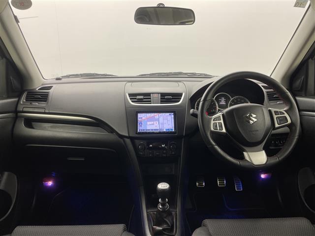 スイフトスポーツ ベースグレード 6MT ナビ ワンセグTV HIDヘッドライト オートライト スマートキー 純正アルミホイール 横滑り防止装置 スーパーチャージャー プッシュスタートボタン フォグランプ フロアマット ABS(2枚目)