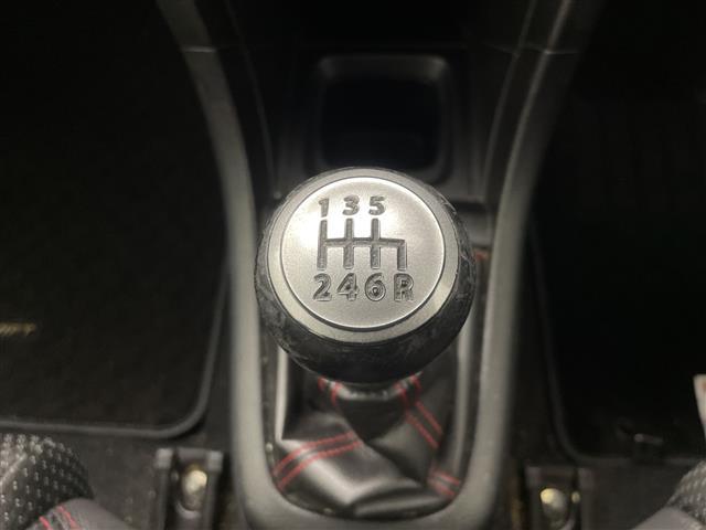 スイフトスポーツ ベースグレード 6MT ナビ ワンセグTV HIDヘッドライト オートライト スマートキー 純正アルミホイール 横滑り防止装置 スーパーチャージャー プッシュスタートボタン フォグランプ フロアマット ABS(3枚目)