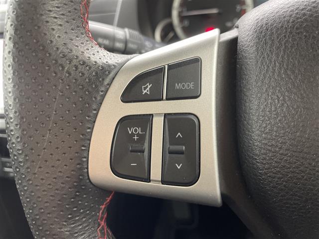 スイフトスポーツ ベースグレード 6MT ナビ ワンセグTV HIDヘッドライト オートライト スマートキー 純正アルミホイール 横滑り防止装置 スーパーチャージャー プッシュスタートボタン フォグランプ フロアマット ABS(13枚目)