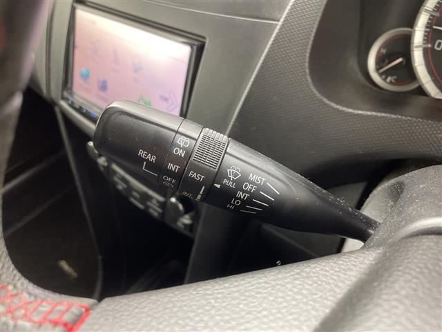 スイフトスポーツ ベースグレード 6MT ナビ ワンセグTV HIDヘッドライト オートライト スマートキー 純正アルミホイール 横滑り防止装置 スーパーチャージャー プッシュスタートボタン フォグランプ フロアマット ABS(21枚目)