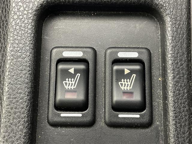 BRZ S 6速MT アルカンターラ&レザーシート ナビ フルセグTV シートヒーター ETC ドラレコ HIDヘッドライト オートライト フォグランプ スマートキー シートヒーター 純正アルミホイール 禁煙車(9枚目)