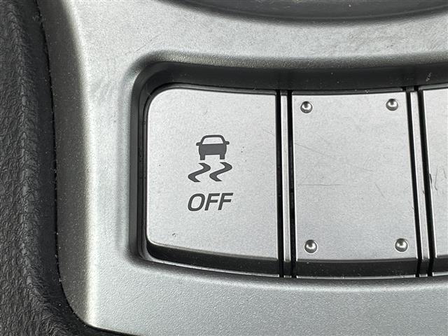 BRZ S 6速MT アルカンターラ&レザーシート ナビ フルセグTV シートヒーター ETC ドラレコ HIDヘッドライト オートライト フォグランプ スマートキー シートヒーター 純正アルミホイール 禁煙車(11枚目)