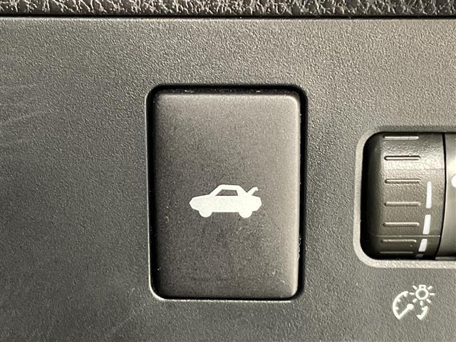 BRZ S 6速MT アルカンターラ&レザーシート ナビ フルセグTV シートヒーター ETC ドラレコ HIDヘッドライト オートライト フォグランプ スマートキー シートヒーター 純正アルミホイール 禁煙車(17枚目)