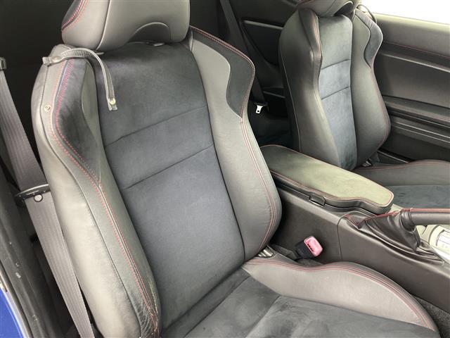 BRZ S 6速MT アルカンターラ&レザーシート ナビ フルセグTV シートヒーター ETC ドラレコ HIDヘッドライト オートライト フォグランプ スマートキー シートヒーター 純正アルミホイール 禁煙車(31枚目)