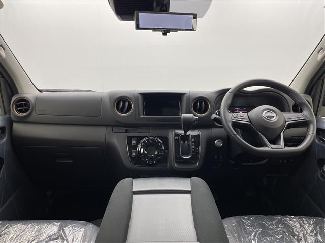 キャラバン ロンググランドプレミアムＧＸ　登録済未使用車　４ＷＤ　デジタルインナーミラー　全周囲カメラ　電動スライドドア　ハーフレザーシート　シートヒーター　衝突被害軽減ブレーキ　クリアランスソナー　スマートキー　リアヒーター／クーラー　禁煙（2枚目）