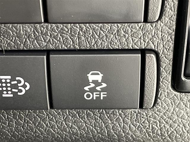 キャラバン ロンググランドプレミアムＧＸ　登録済未使用車　４ＷＤ　デジタルインナーミラー　全周囲カメラ　電動スライドドア　ハーフレザーシート　シートヒーター　衝突被害軽減ブレーキ　クリアランスソナー　スマートキー　リアヒーター／クーラー　禁煙（10枚目）