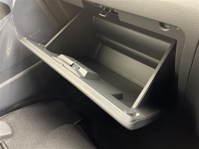 キャラバン ロンググランドプレミアムＧＸ　登録済未使用車　４ＷＤ　デジタルインナーミラー　全周囲カメラ　電動スライドドア　ハーフレザーシート　シートヒーター　衝突被害軽減ブレーキ　クリアランスソナー　スマートキー　リアヒーター／クーラー　禁煙（27枚目）